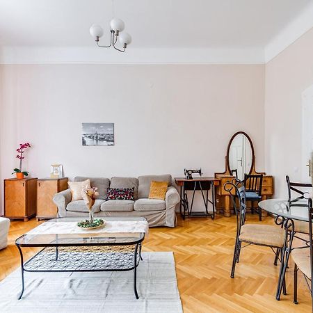 Vintage Apartment In The Jewish Quarter บูดาเปสต์ ภายนอก รูปภาพ