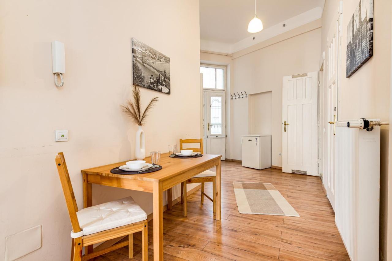 Vintage Apartment In The Jewish Quarter บูดาเปสต์ ภายนอก รูปภาพ