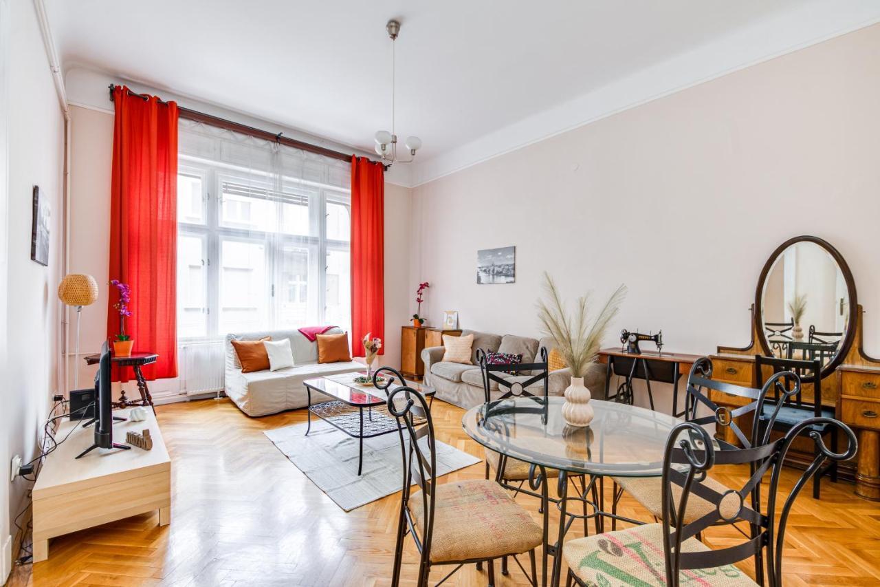 Vintage Apartment In The Jewish Quarter บูดาเปสต์ ภายนอก รูปภาพ