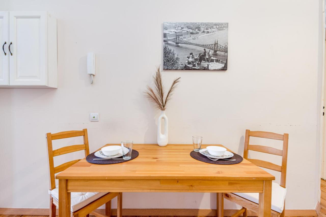 Vintage Apartment In The Jewish Quarter บูดาเปสต์ ภายนอก รูปภาพ