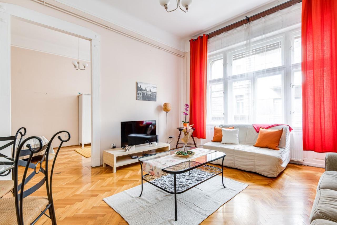 Vintage Apartment In The Jewish Quarter บูดาเปสต์ ภายนอก รูปภาพ