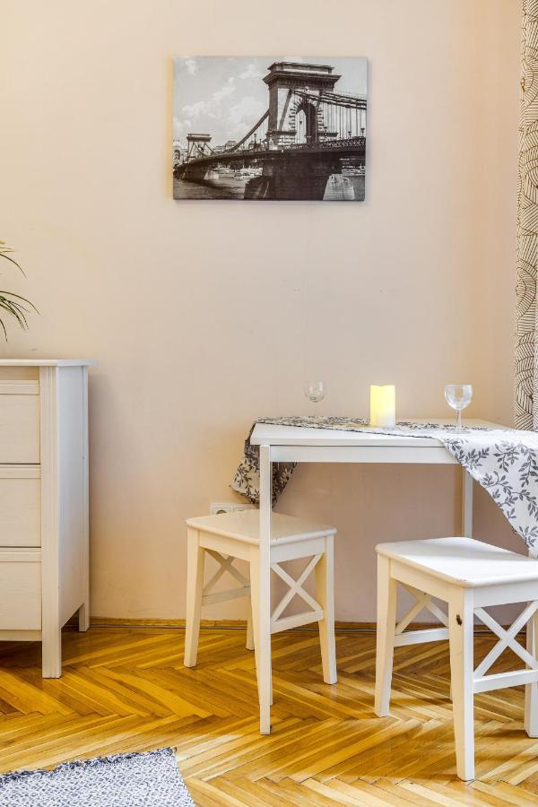 Vintage Apartment In The Jewish Quarter บูดาเปสต์ ภายนอก รูปภาพ