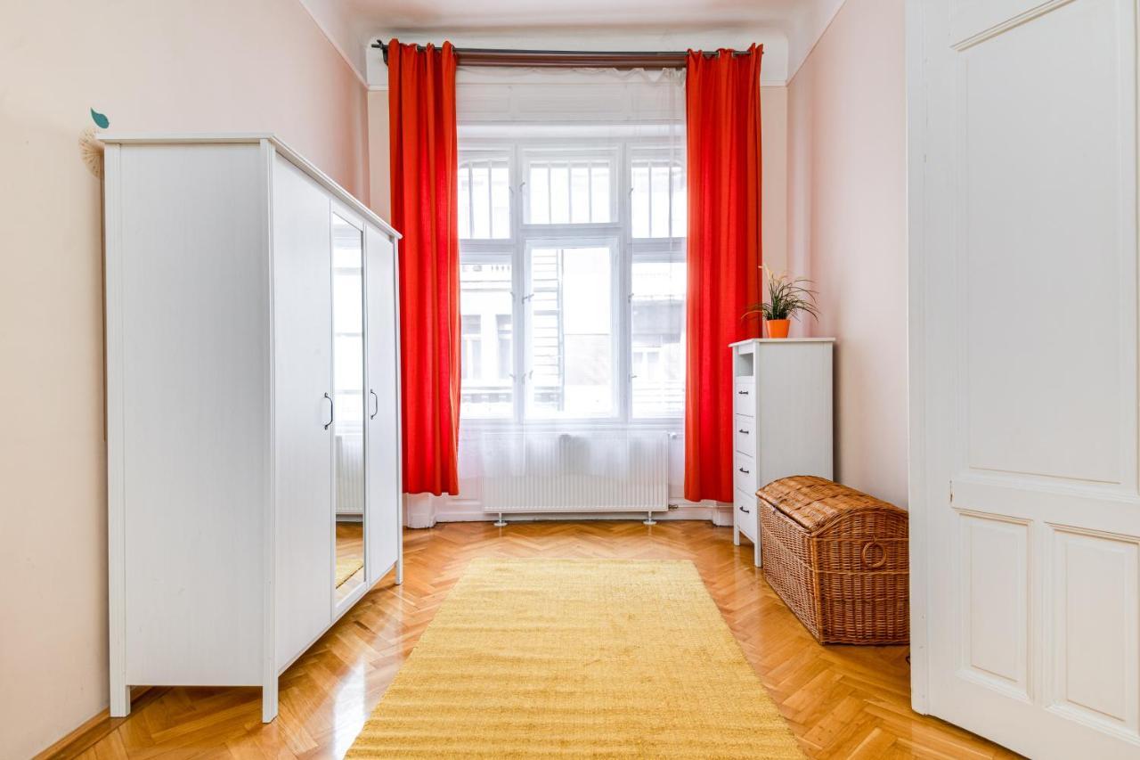 Vintage Apartment In The Jewish Quarter บูดาเปสต์ ภายนอก รูปภาพ