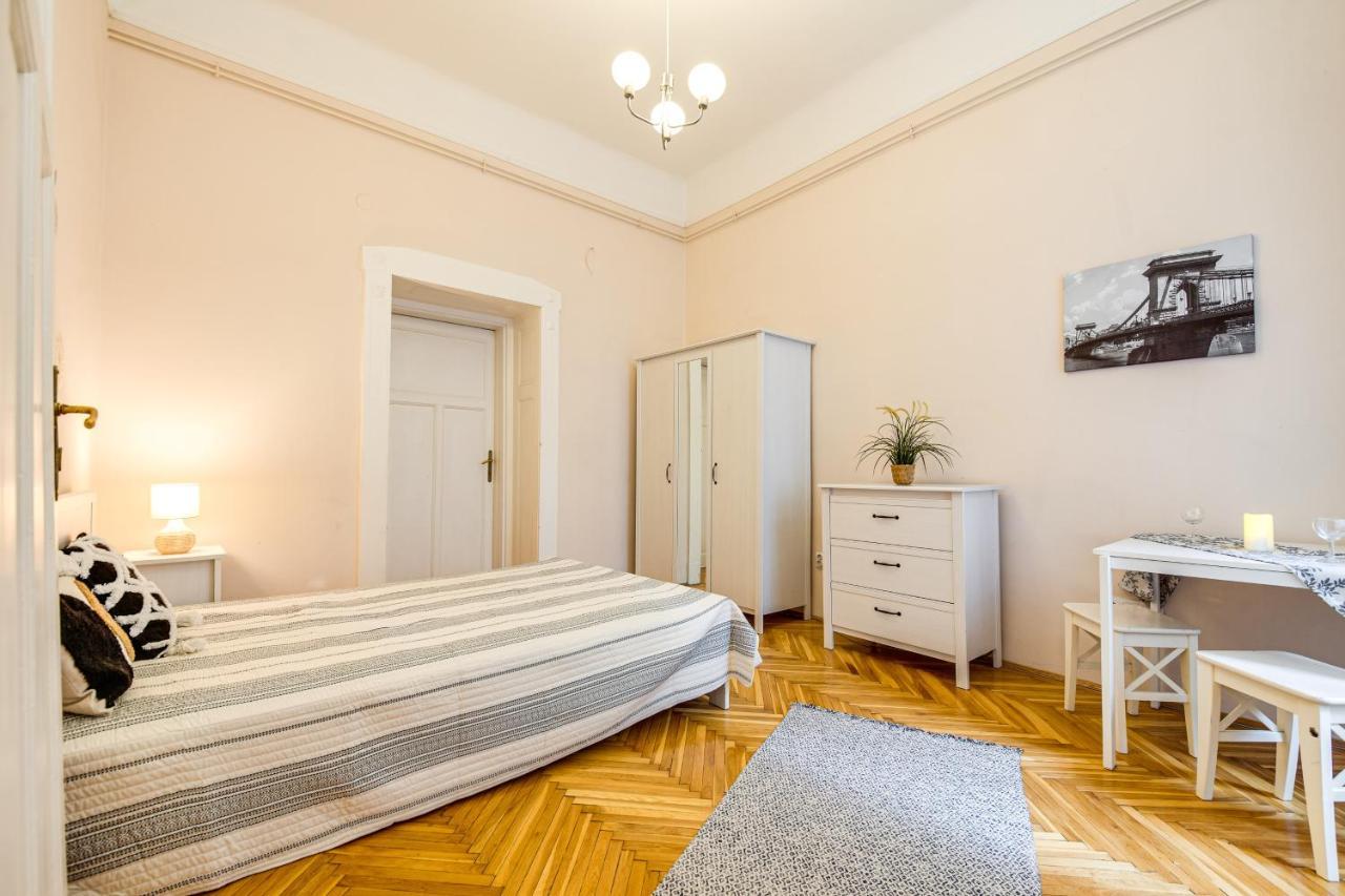 Vintage Apartment In The Jewish Quarter บูดาเปสต์ ภายนอก รูปภาพ